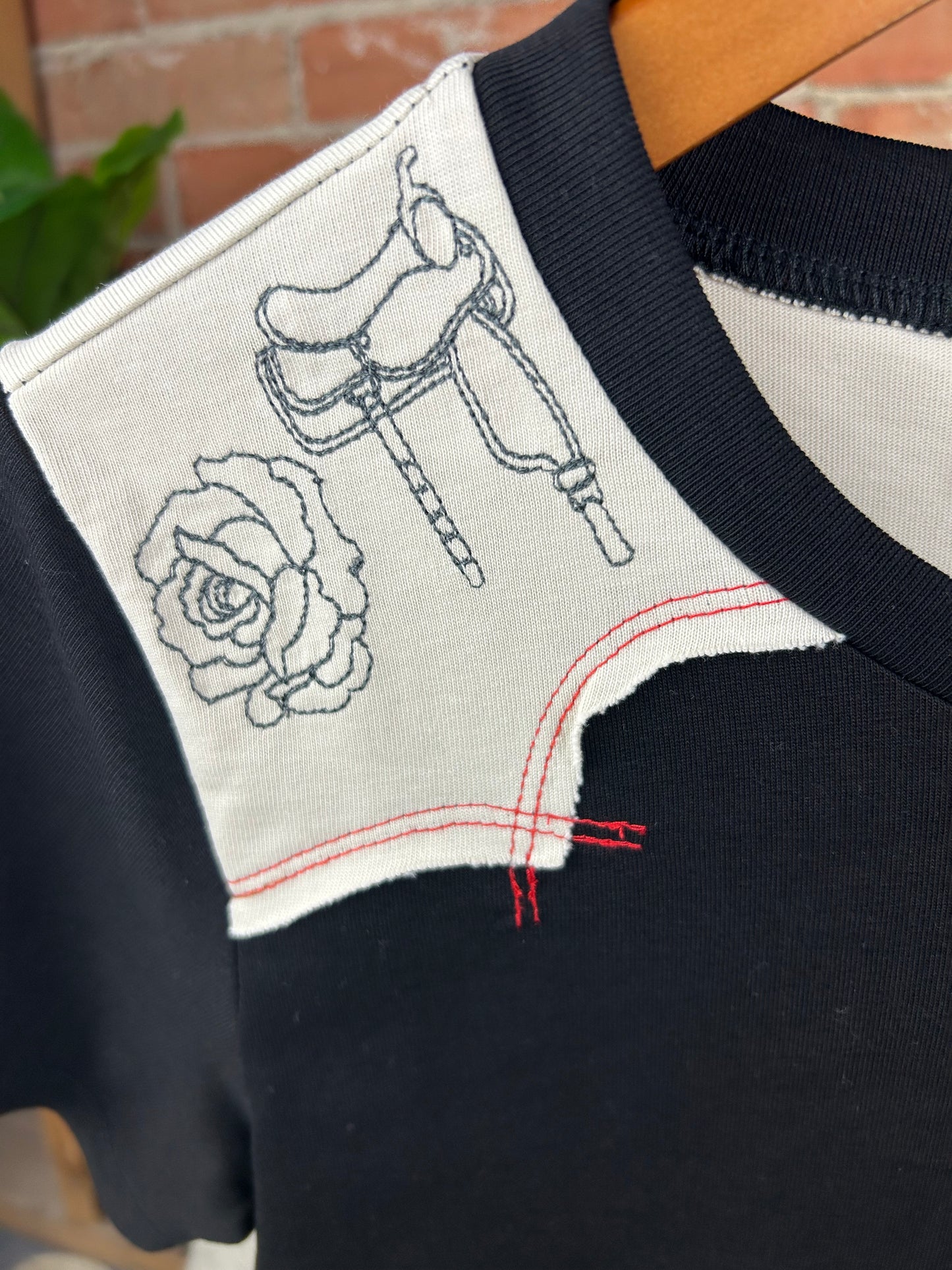 Caballo Blanco Tee