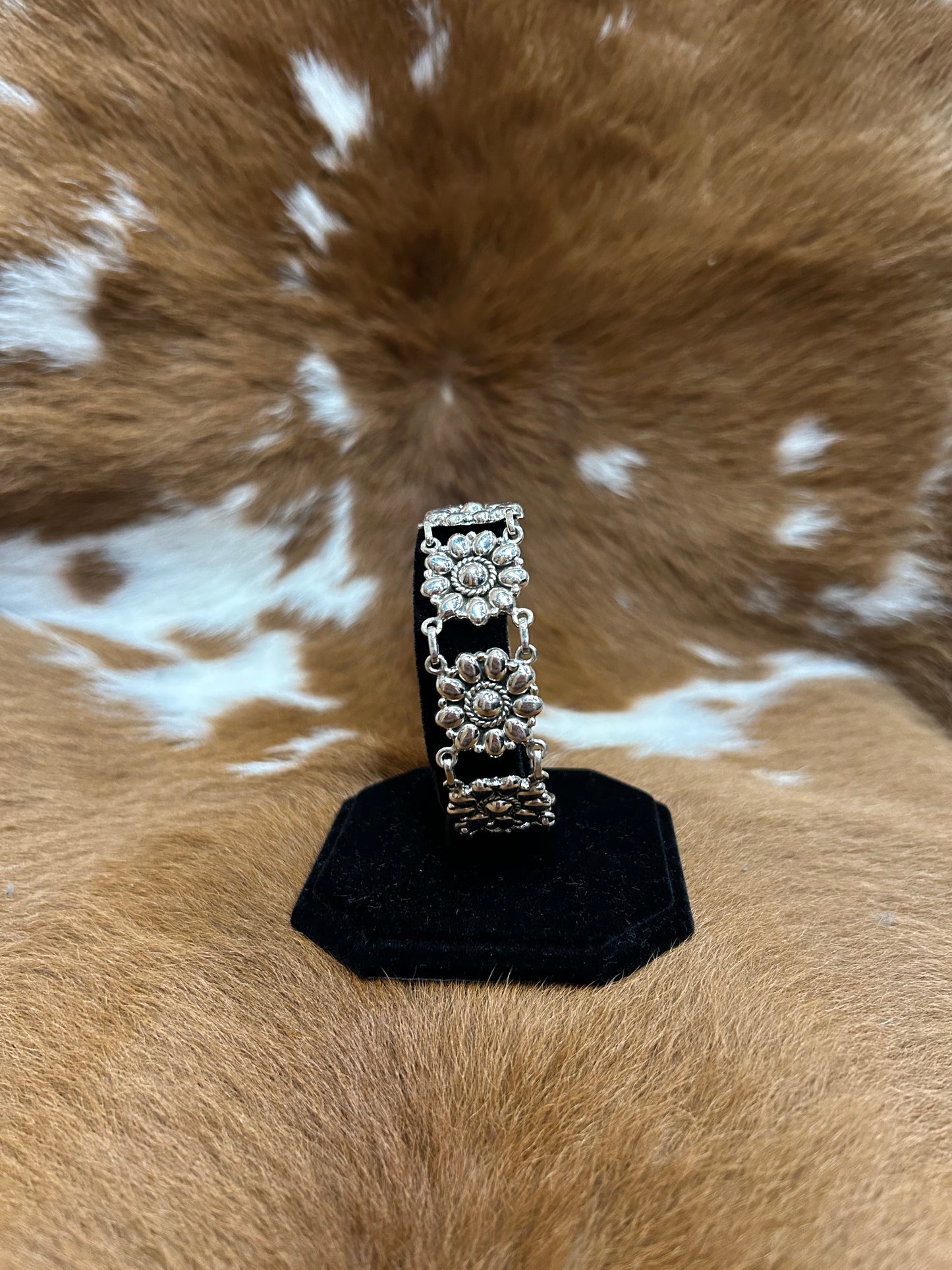 Round Cluster Bracelet