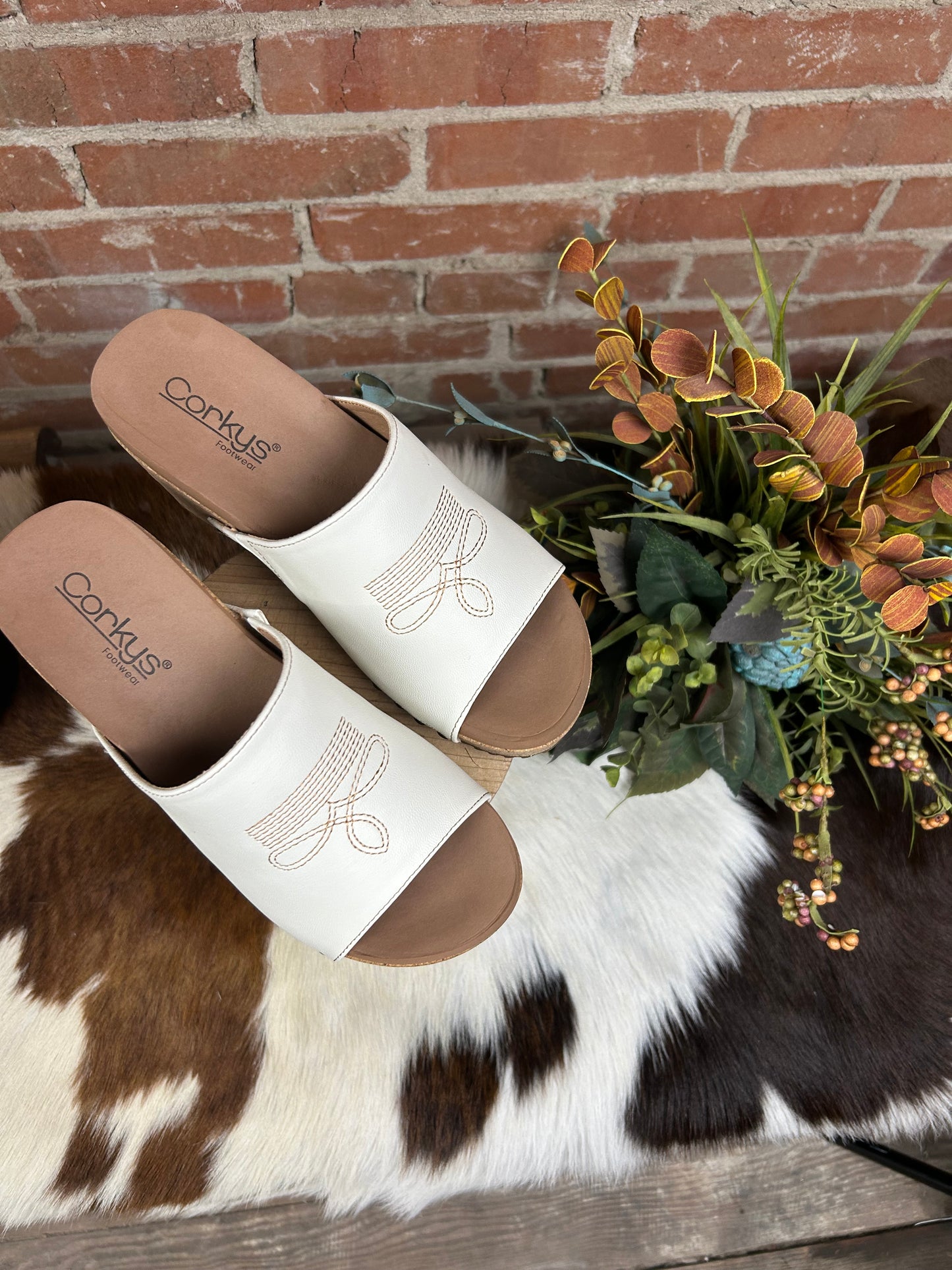 Saddle Up Wedge