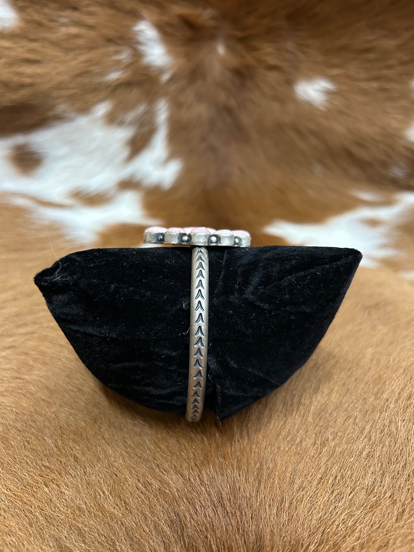 1/2 Cluster Cuff - Pink Conch