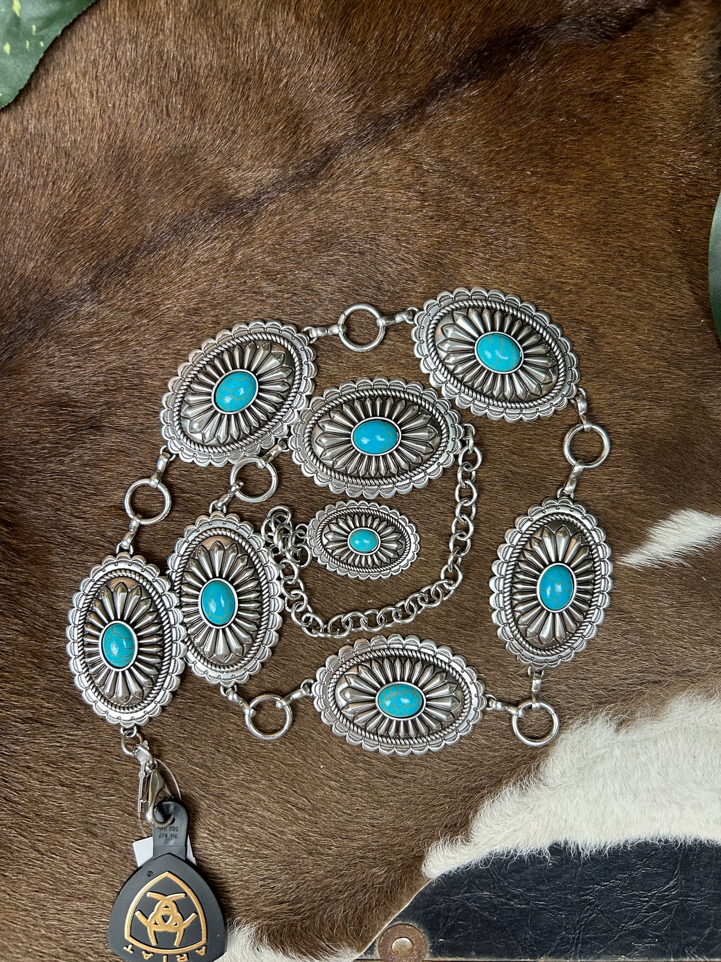 Oval turquoise chain