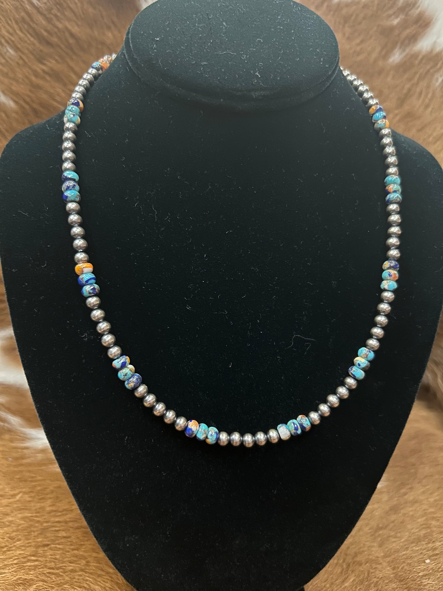 Navajos W/ Lapis Mojave Nacklace