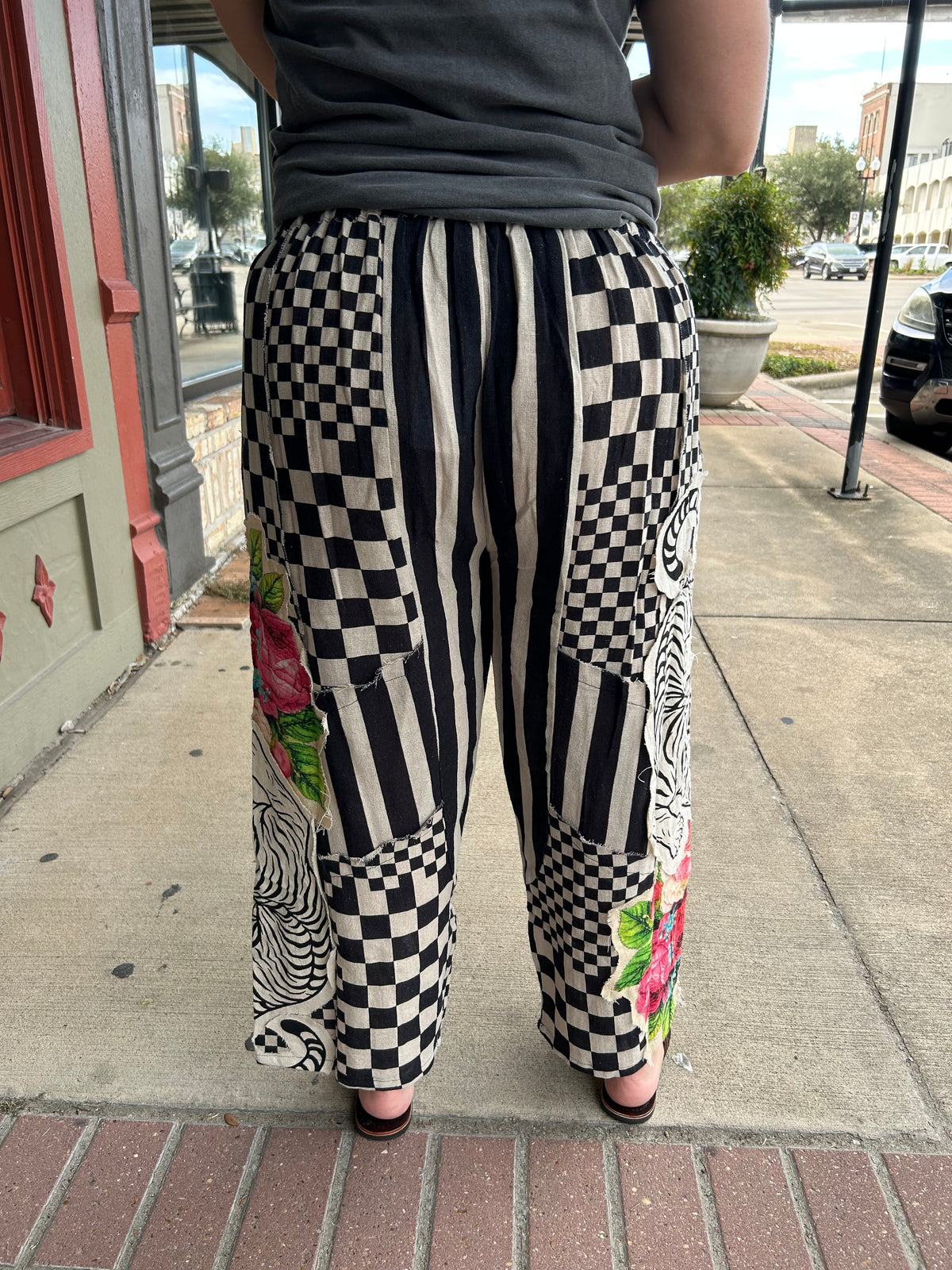 Wonderland Cropped Linen Pants