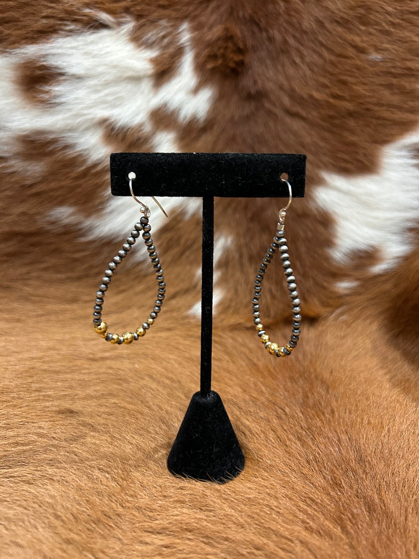 3Mm Navajo Teardrop Earrings