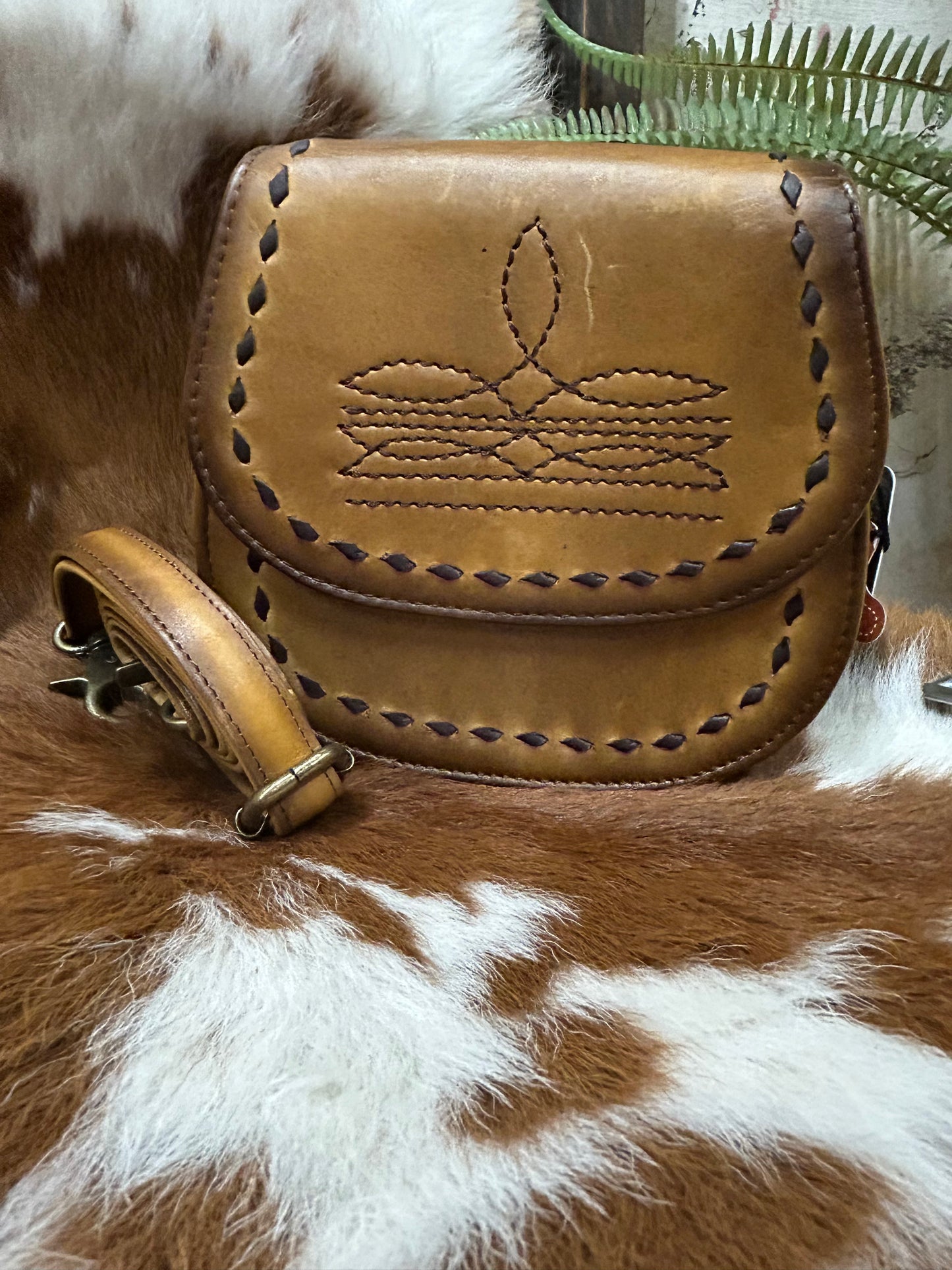 Carlyle Boot Stitch Purse