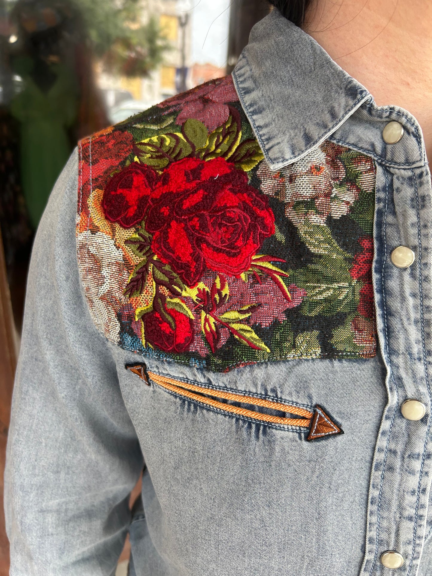 Rosa Vaquera Button Up