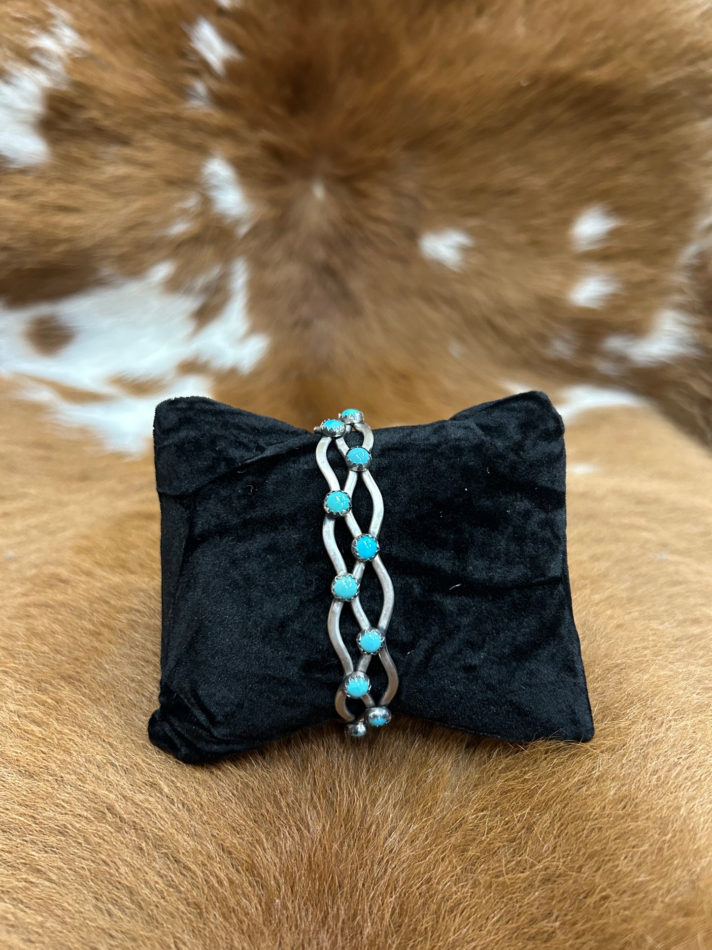 12 Stone Wiggle Cuff