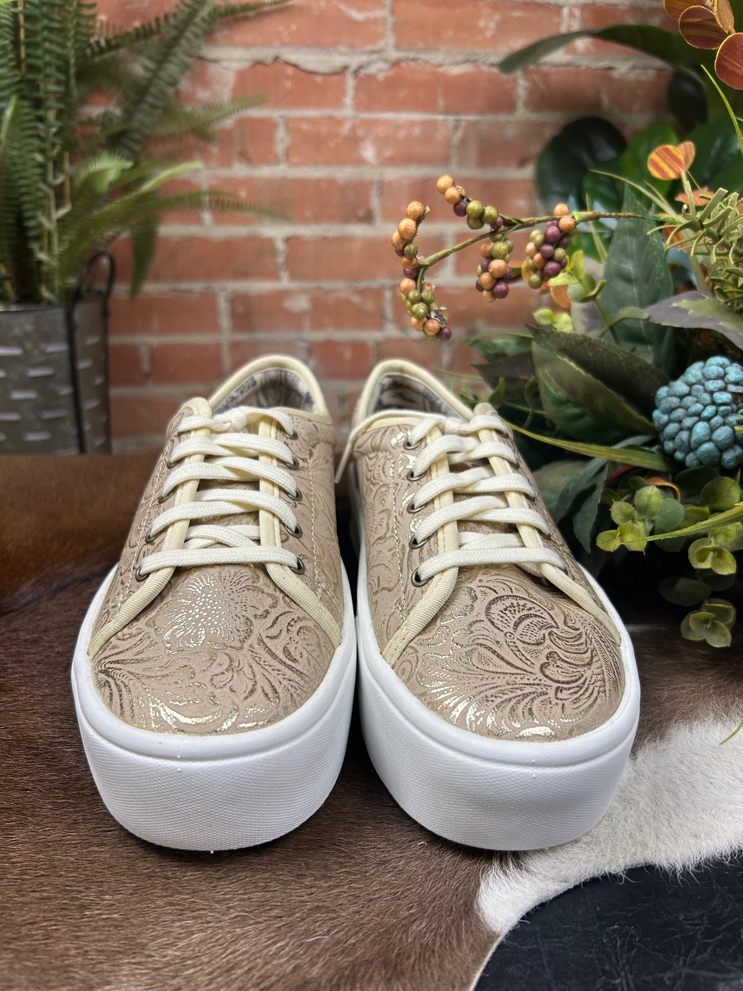 Skylar - Pearl Embossed