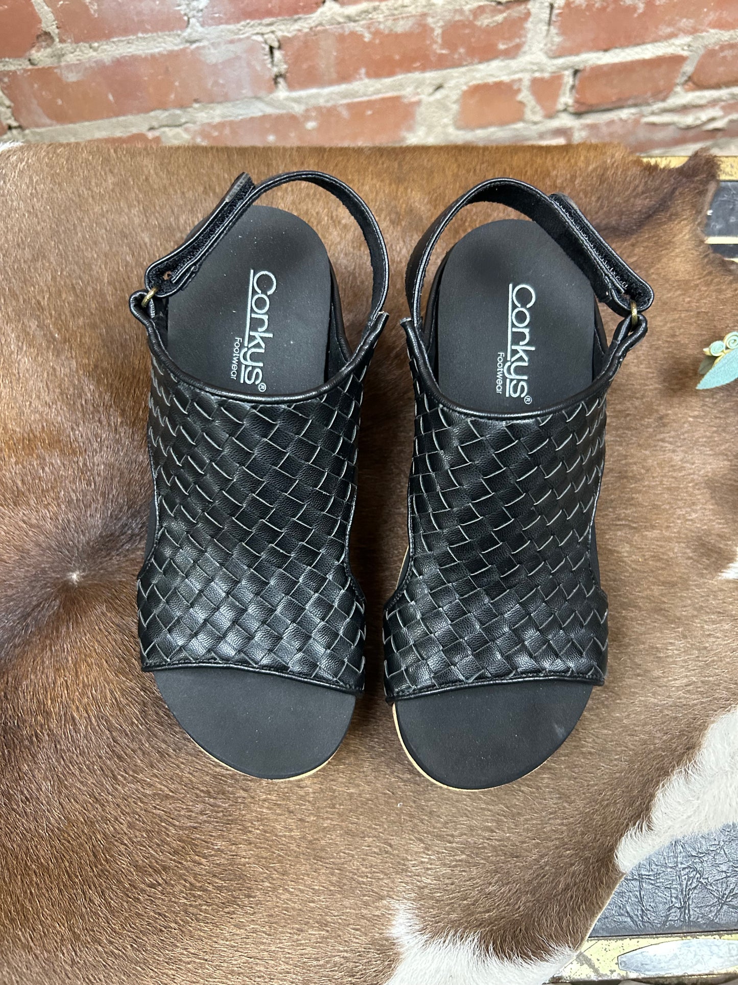 Black Woven - Carley Wedge