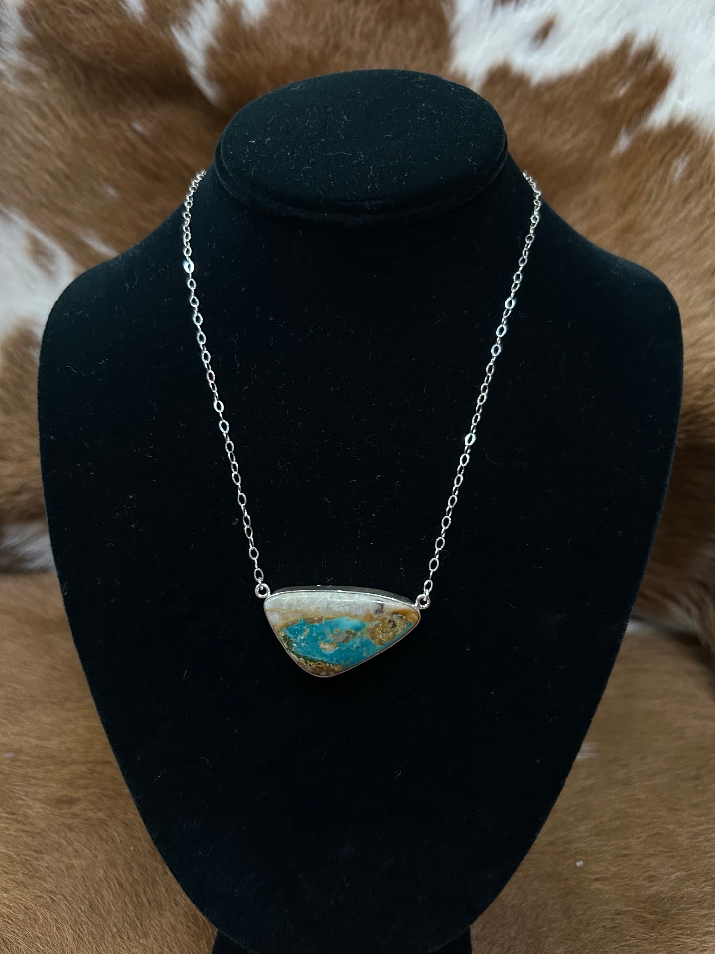 Ribbon Turquoise Pendant Necklace