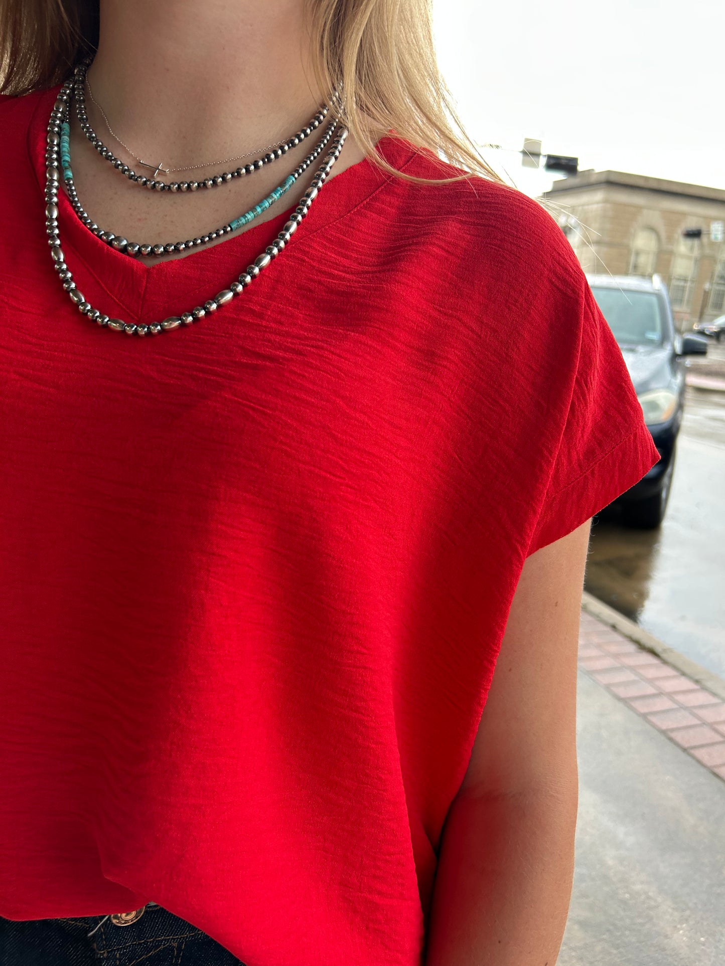 Tomato - Basic V-Neck