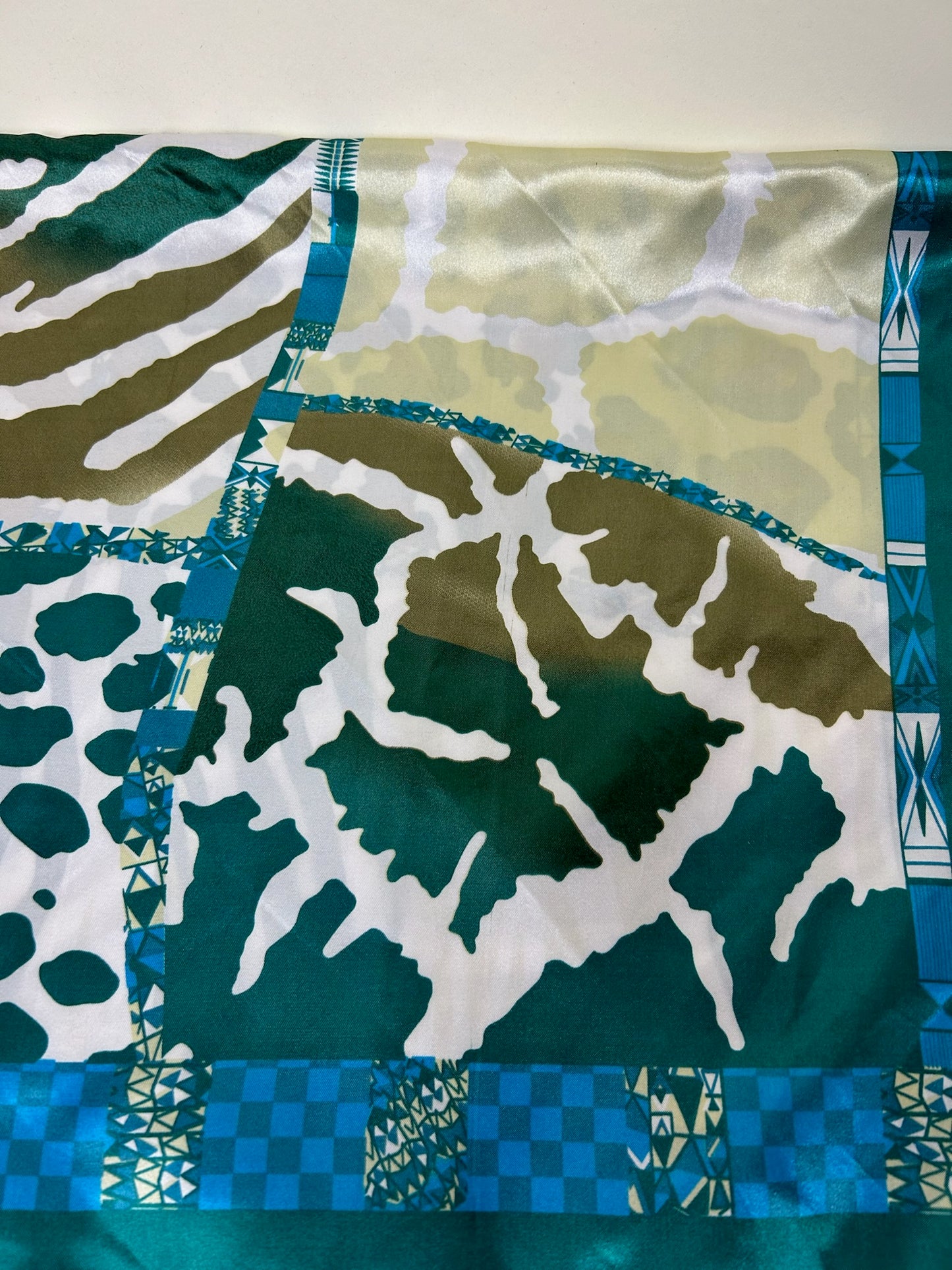 Teal & Tan Animal Wildrag