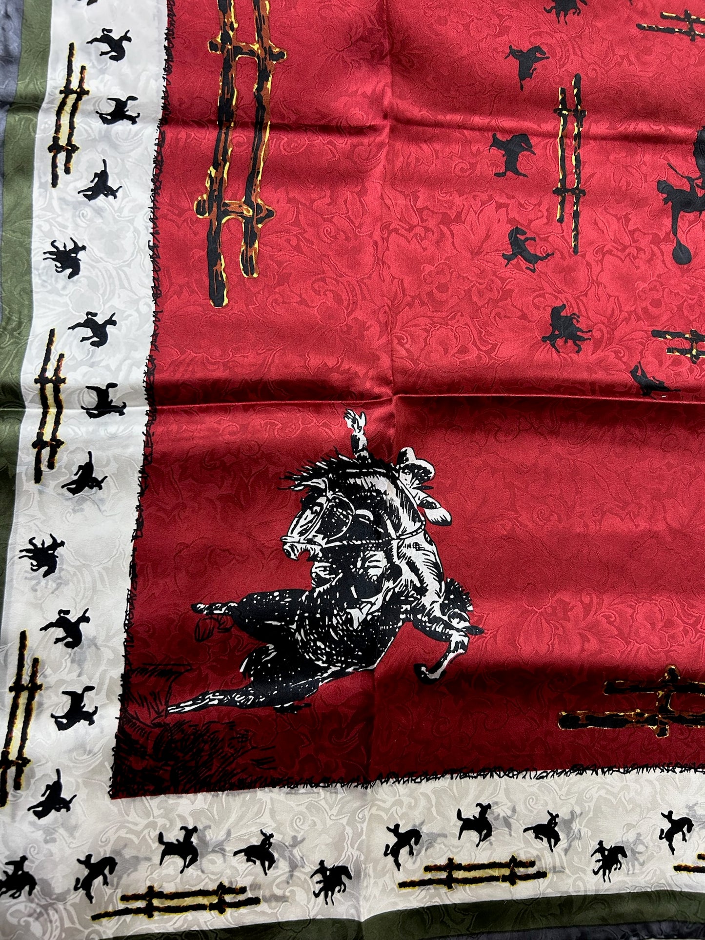 Ltd. Fences Wild Rag