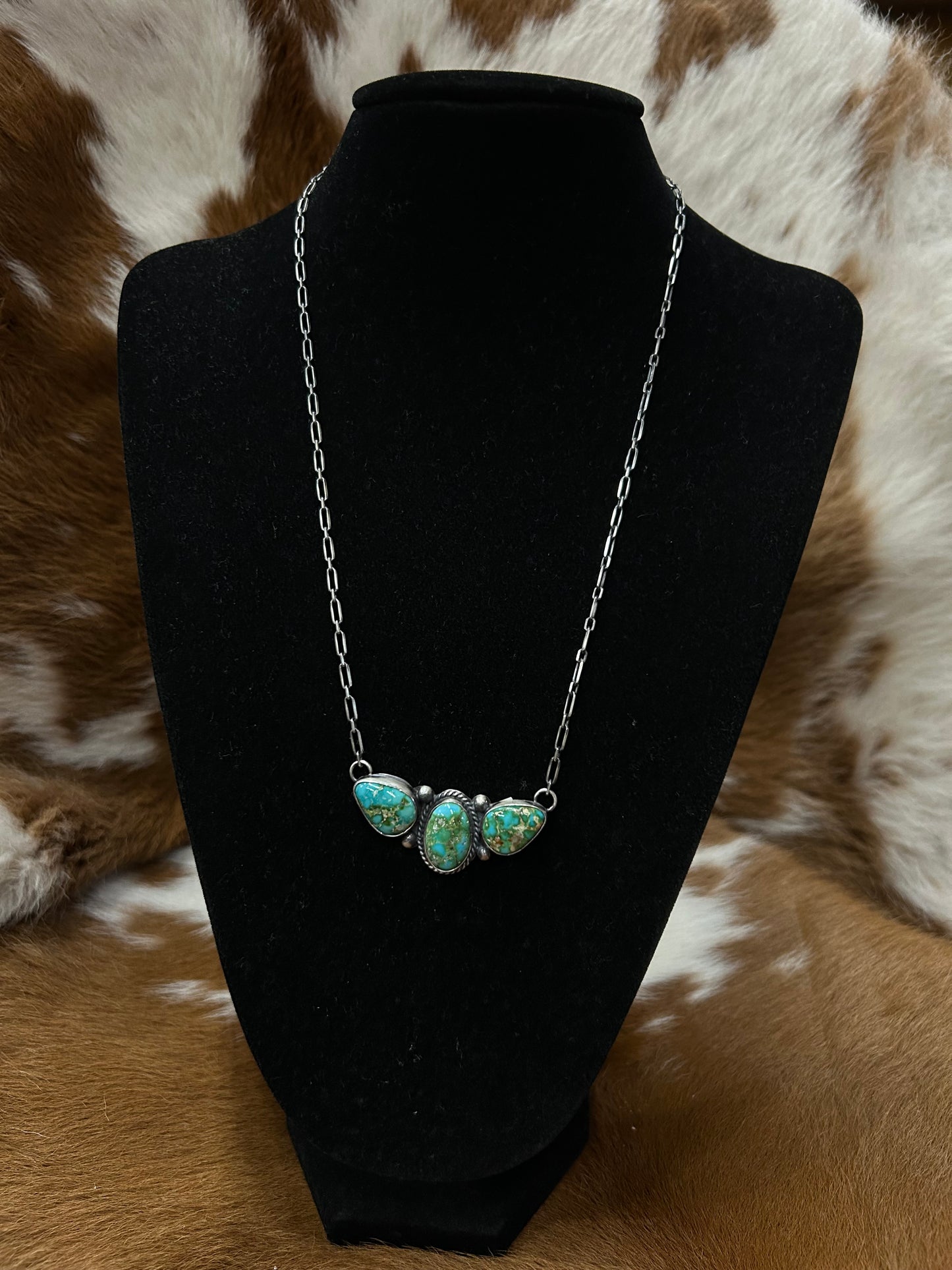 Vicky Hicks 3 Stone Necklace