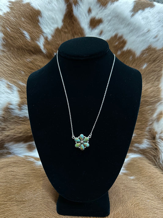 Flower Necklace - Hada