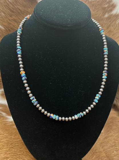 Navajos W/ Lapis Mojave Nacklace