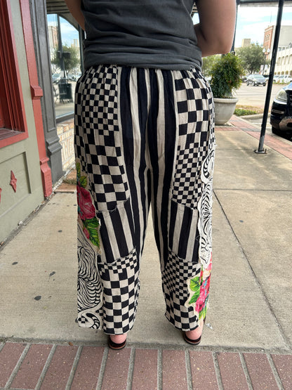 Wonderland Cropped Linen Pants