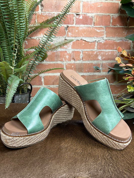 Kiss N Tell Wedge - Green