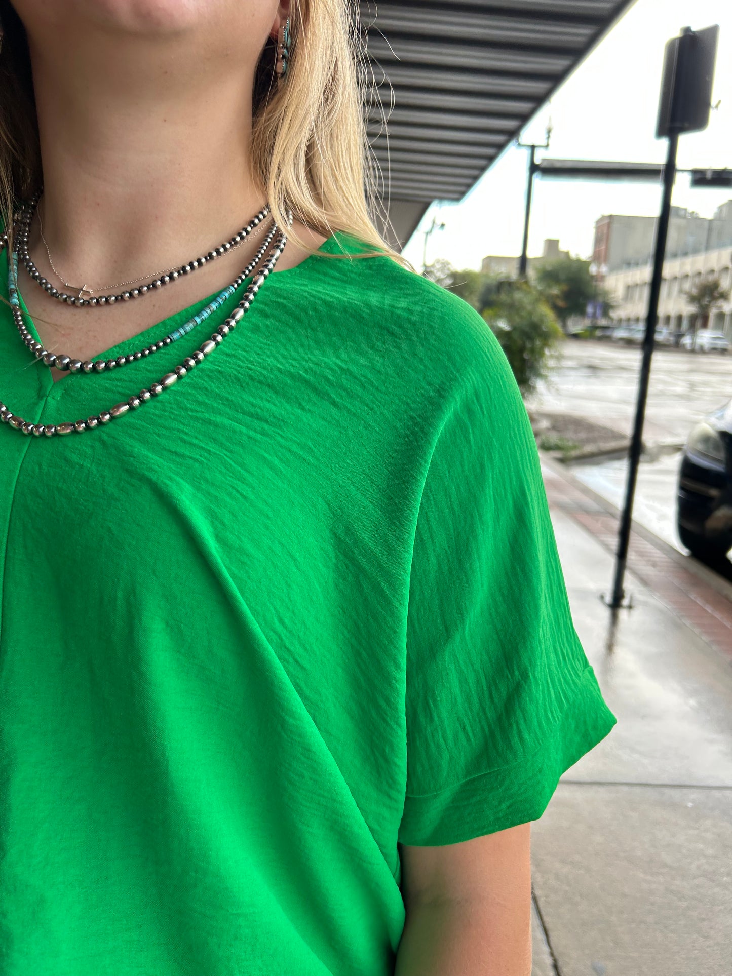 Kelly - Basic V-Neck Top
