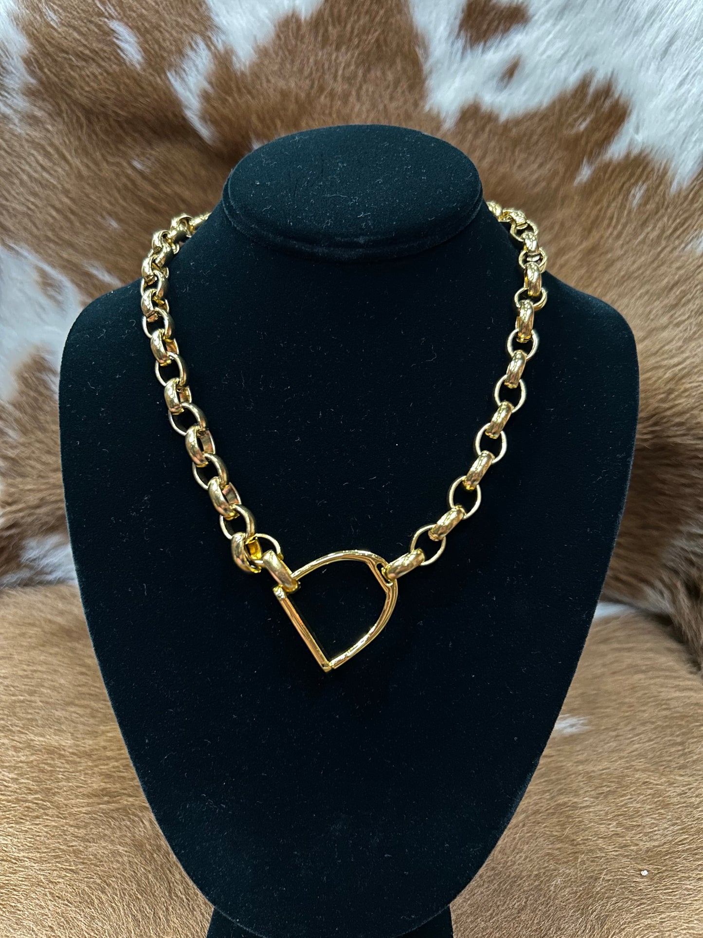 Sideways Small Sturrup Necklace