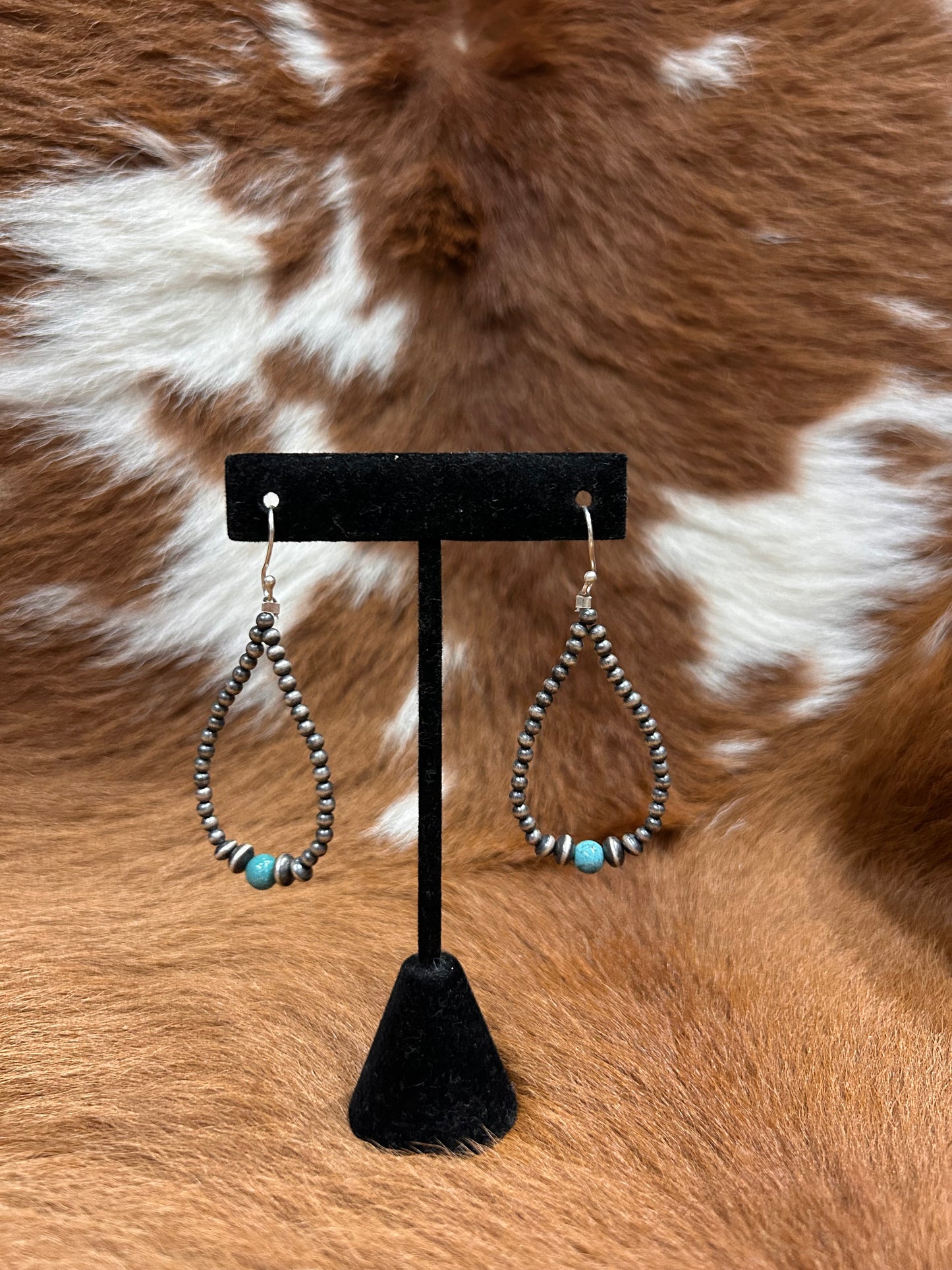 3Mm Navajo Teardrop Earrings