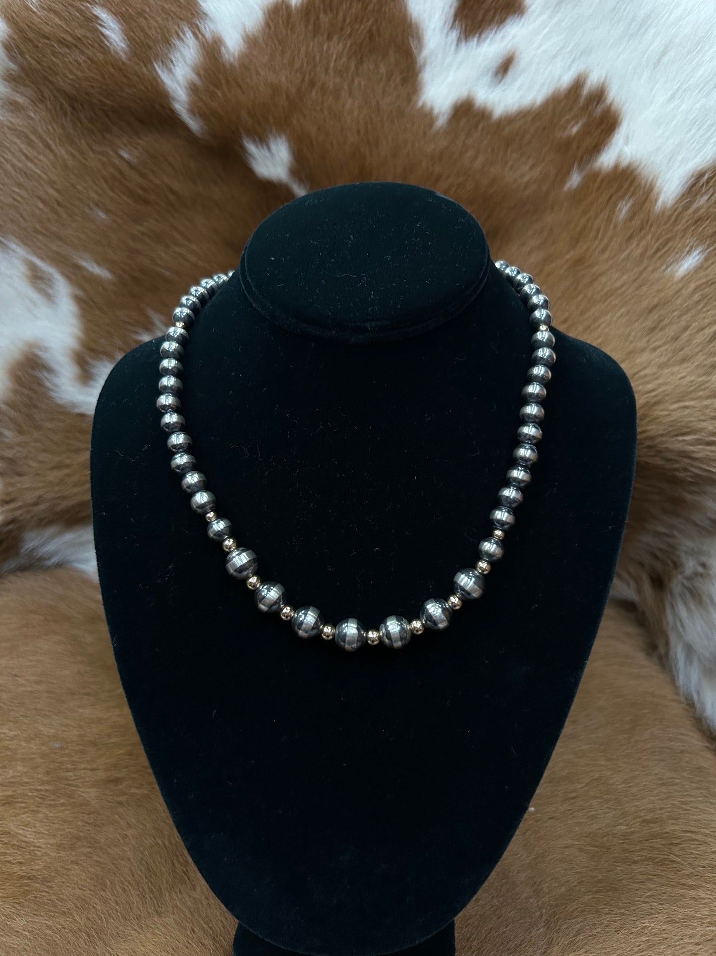 Graduated Navajos w/ Gold Pearls