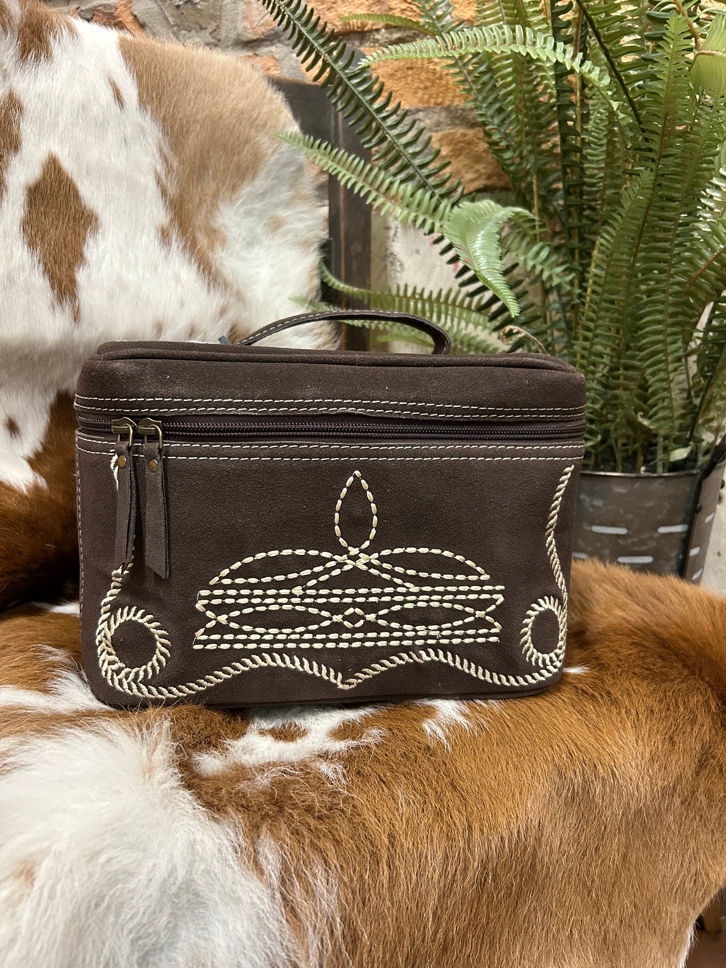 Boot Stitch Suede Jewelry Case