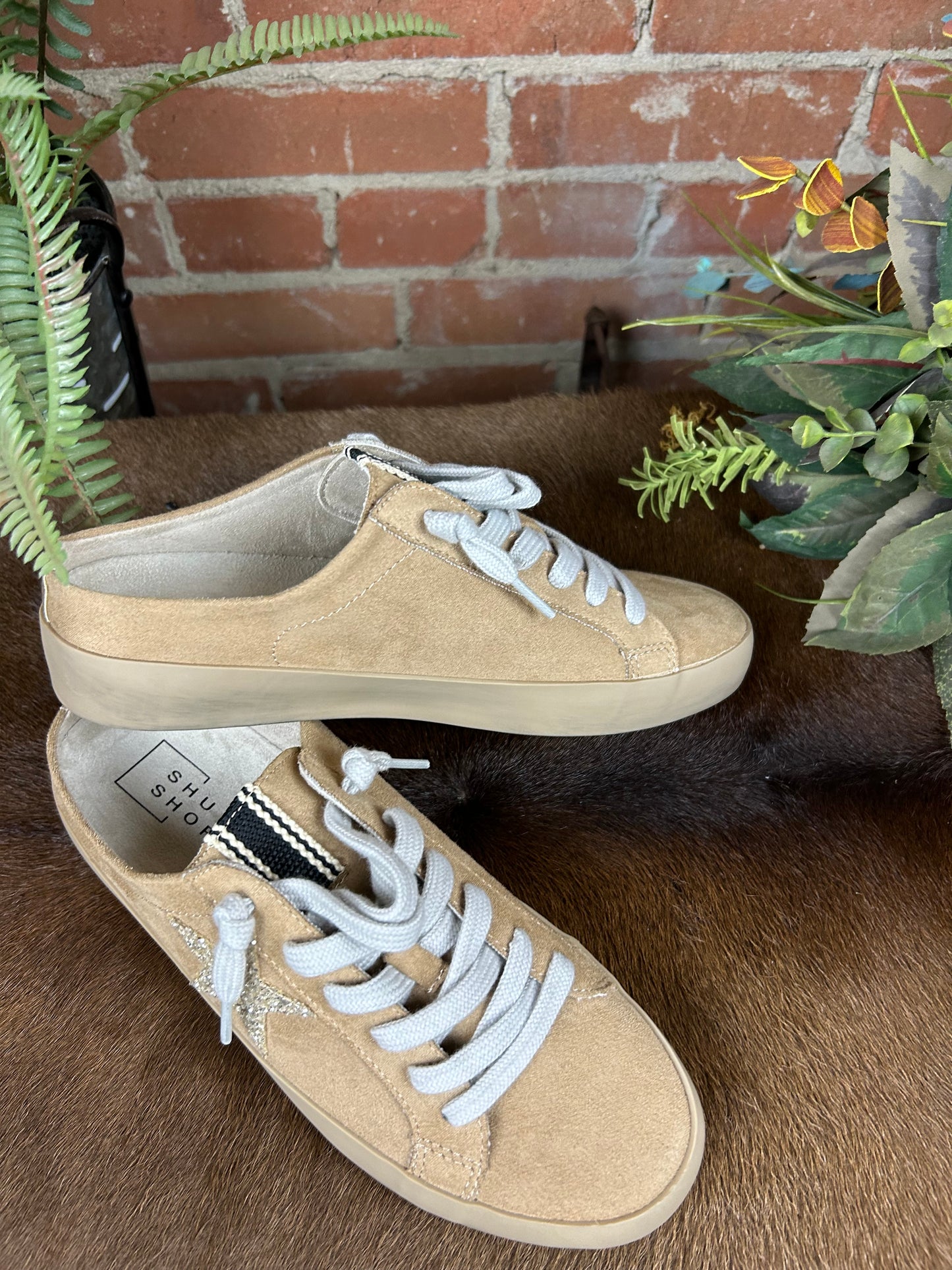 Polka Sneaker - Beige Suede