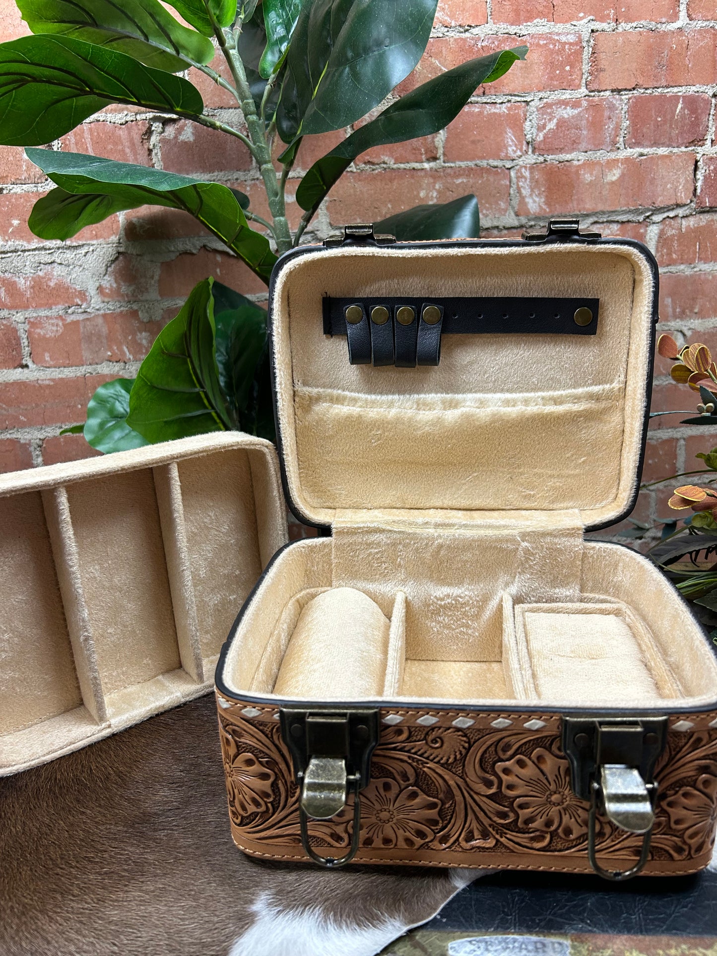 Rectangle Tooled Jewelry Box