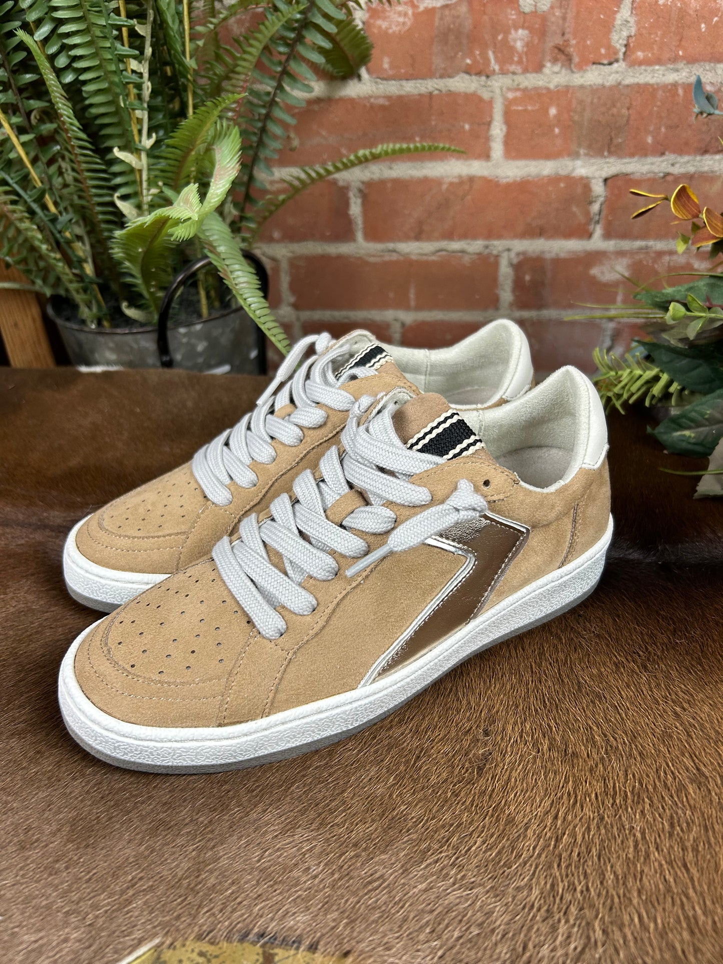 Salma Sneaker - Beige Suede