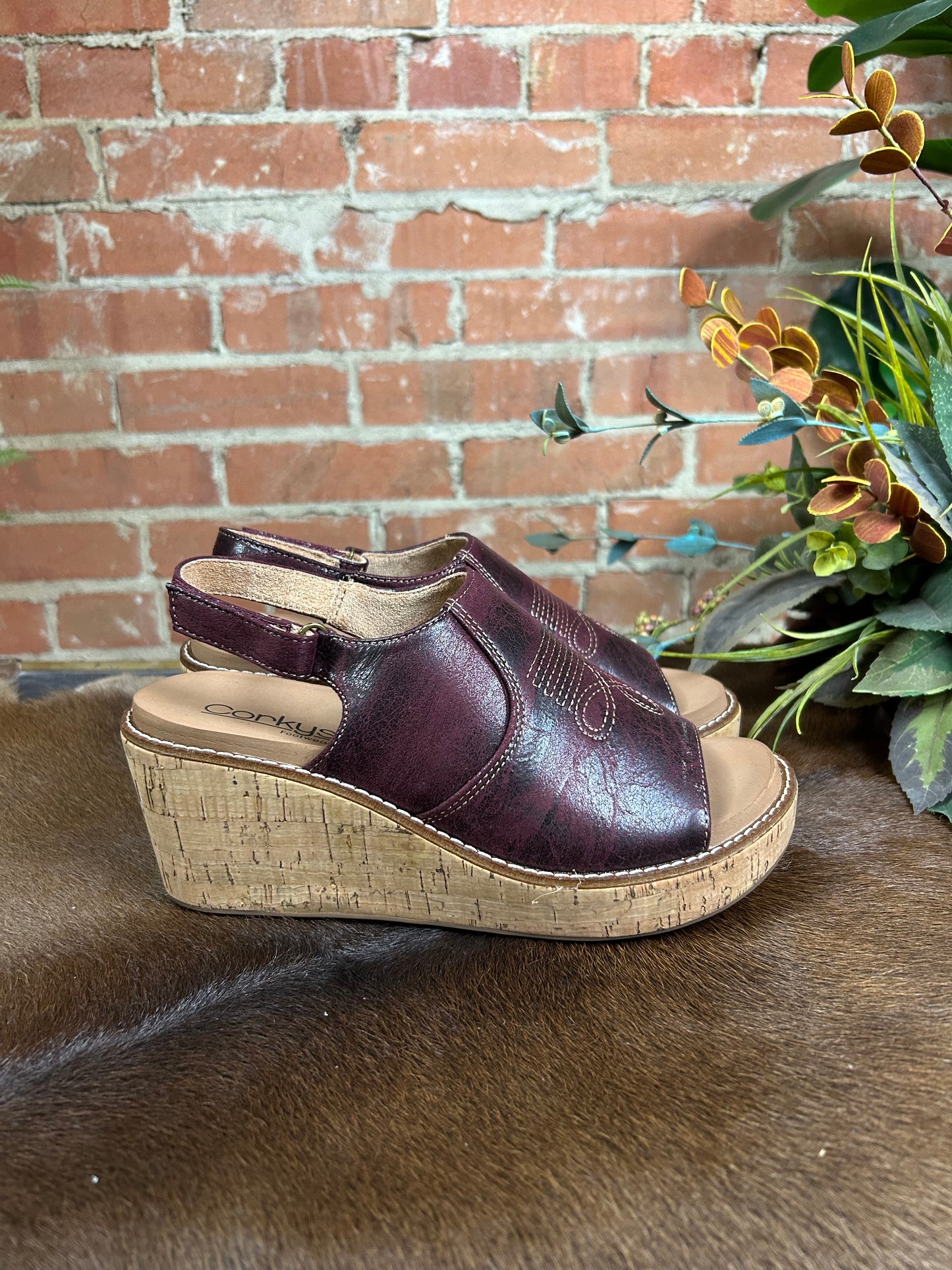 Most Wanted Wedge - Maroon