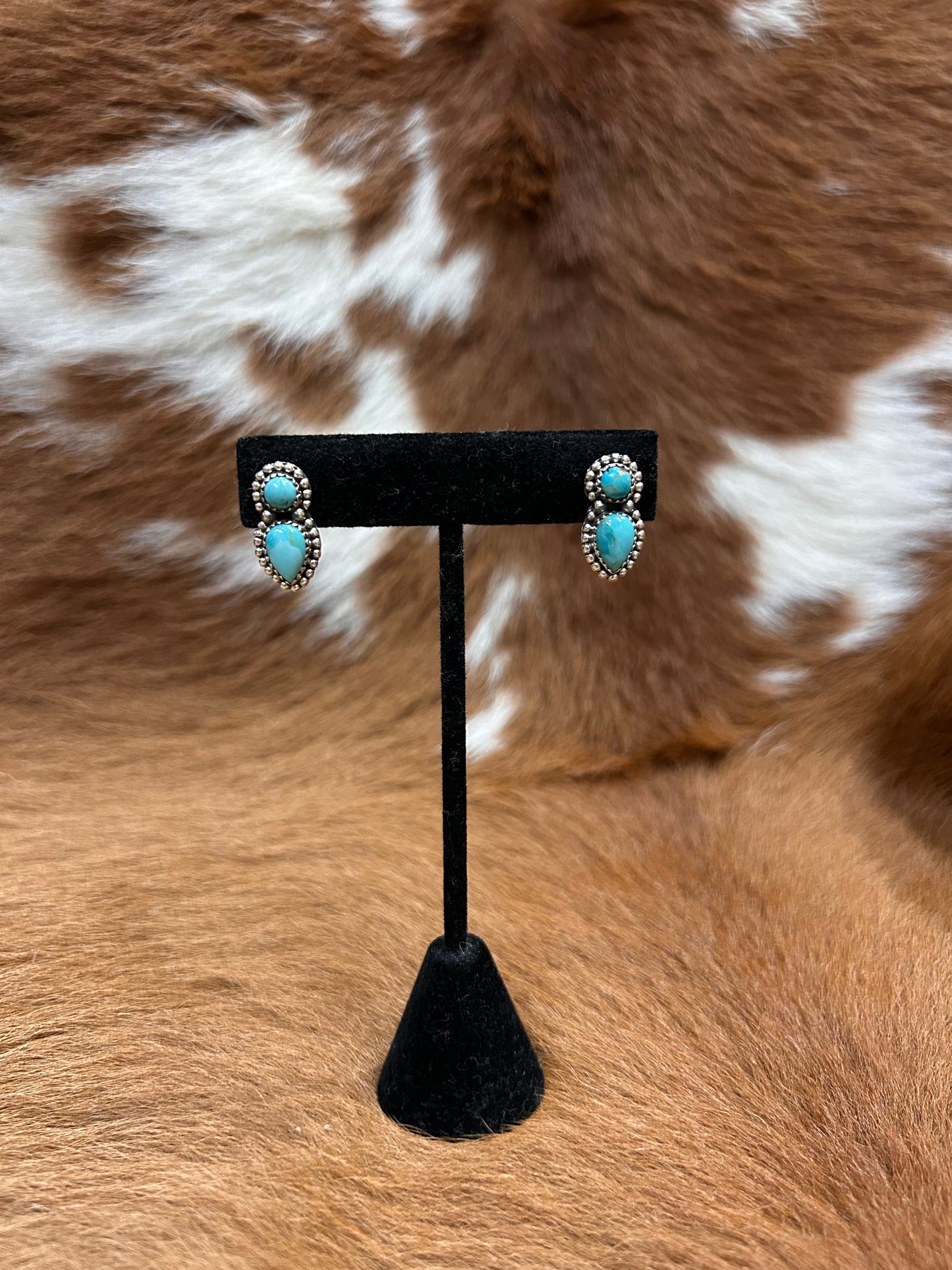 Hada - 2 Stone Kingman Studs