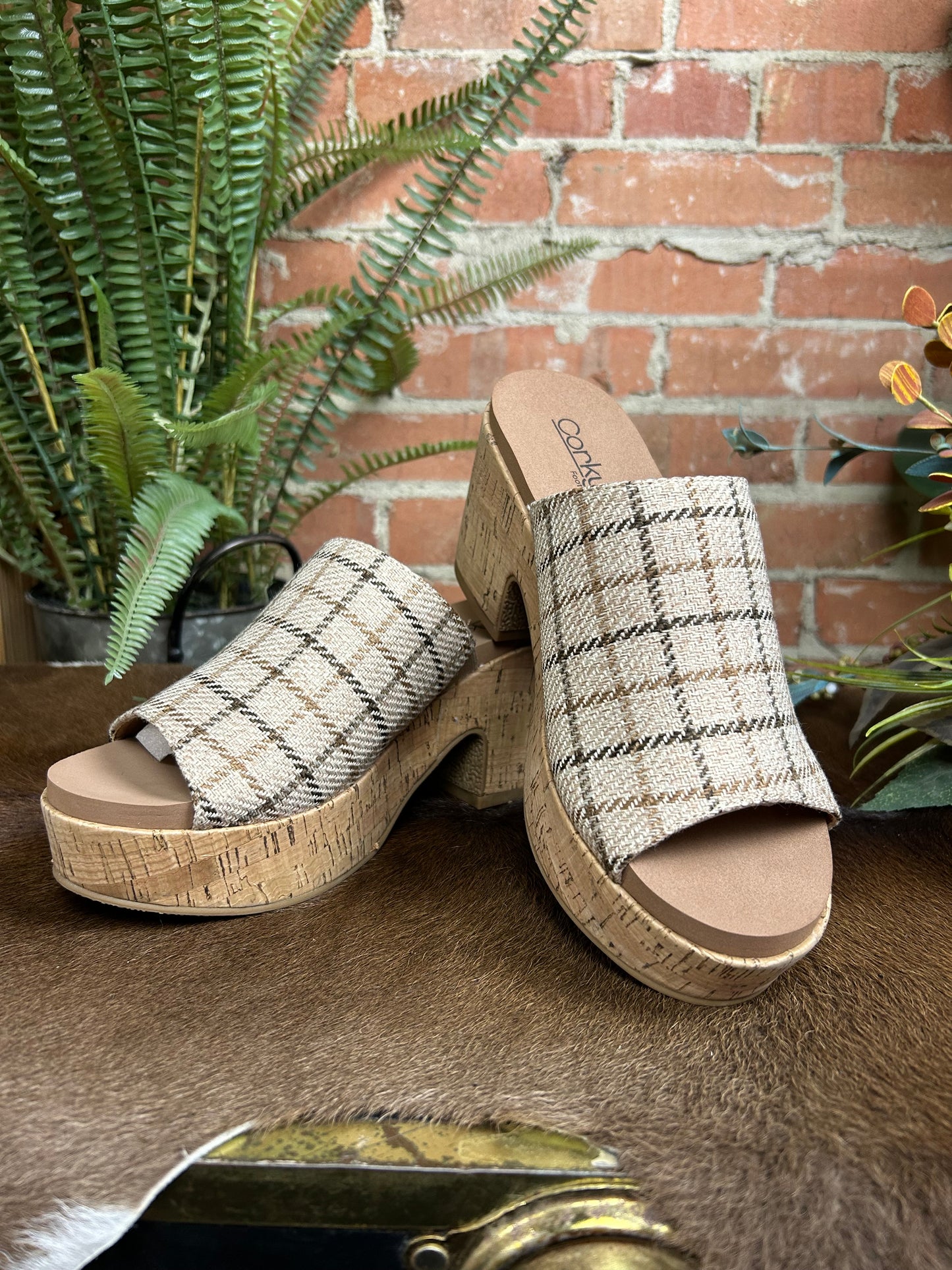 Totally Buggin - Camel Plaid