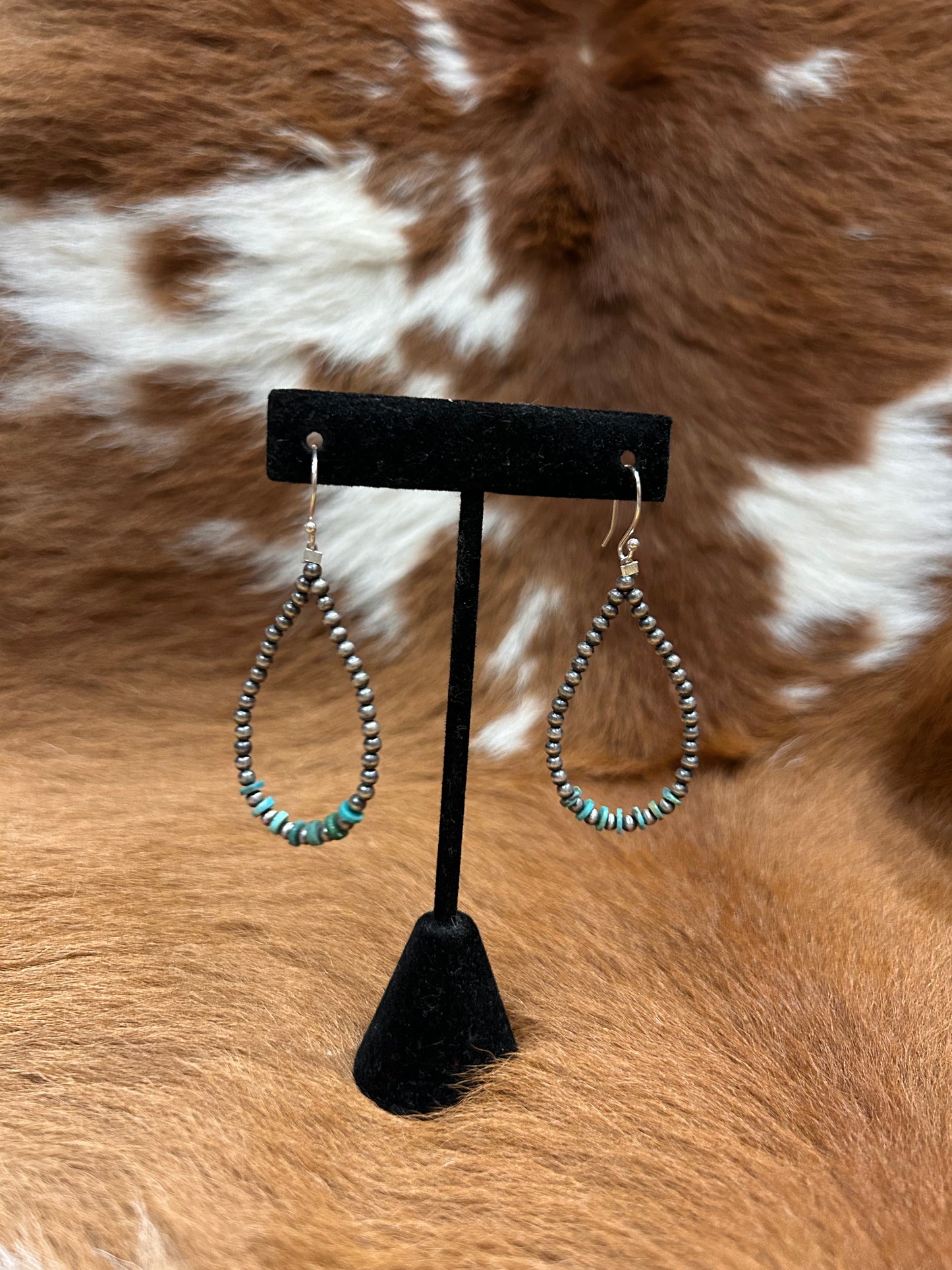 3Mm Navajo Teardrop Earrings