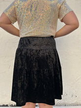 Load image into Gallery viewer, Tierd Velvet Skirt