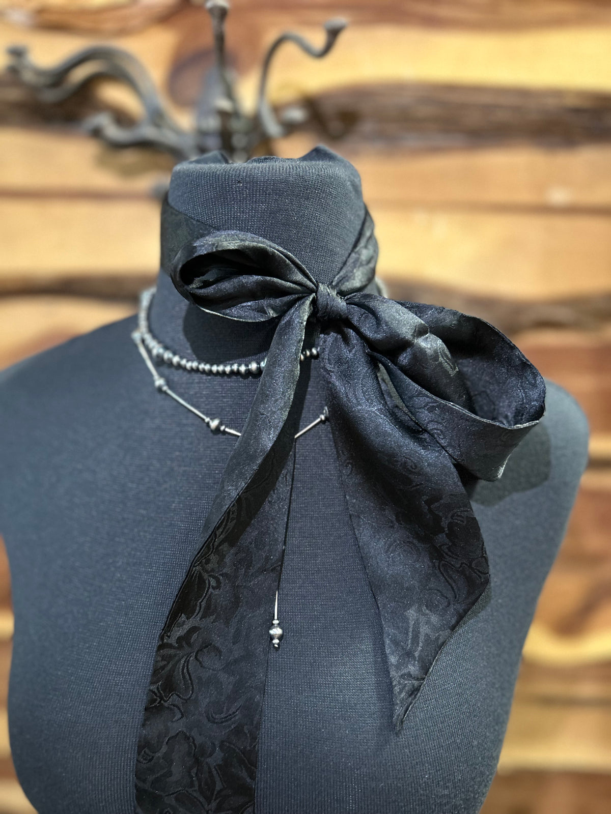 Black Jacquard Twilly