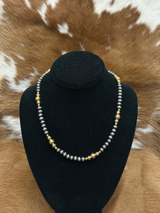 Navajos W/ Gold Graduated Necklace
