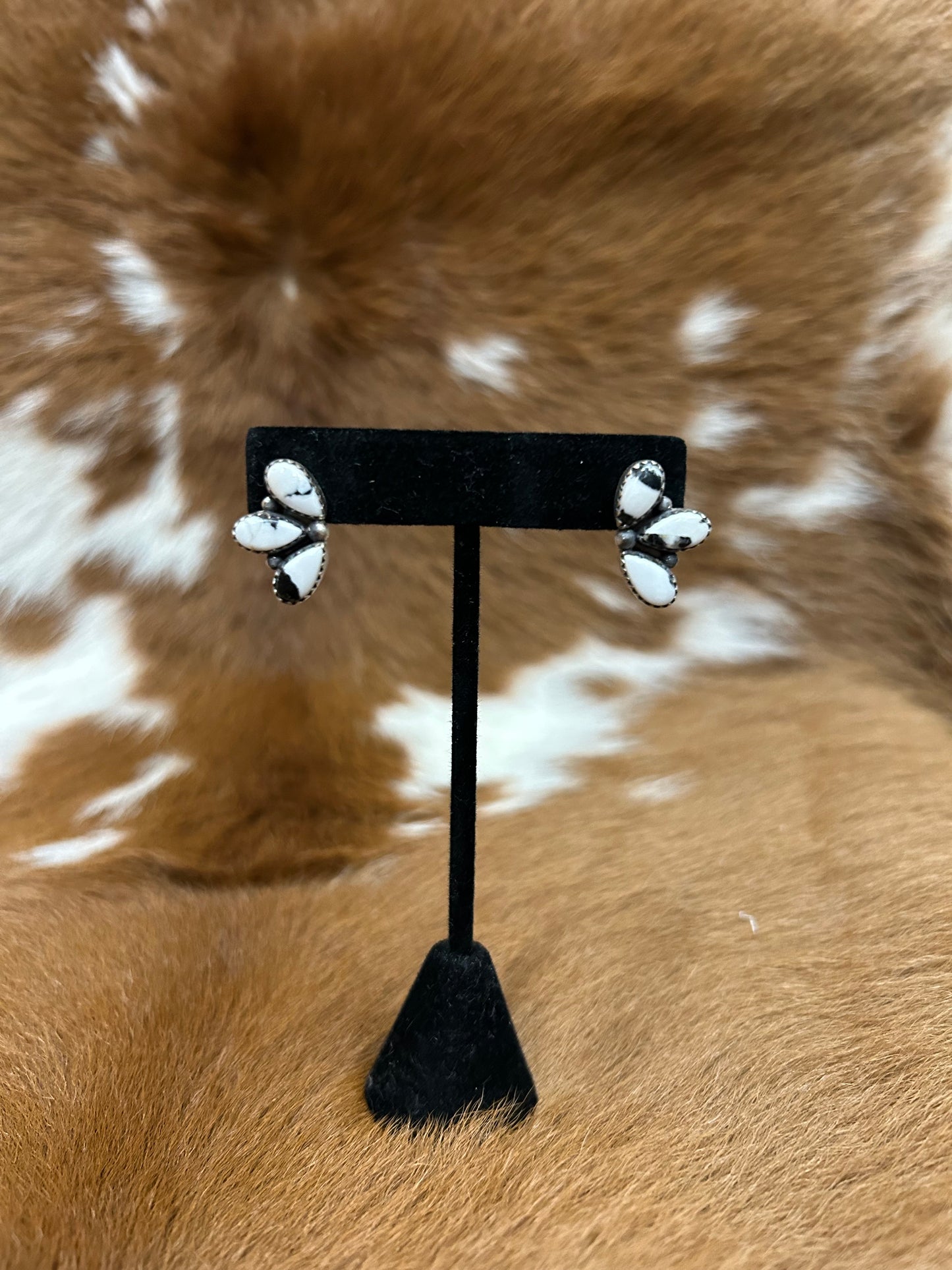 White Buffalo Fan Stud