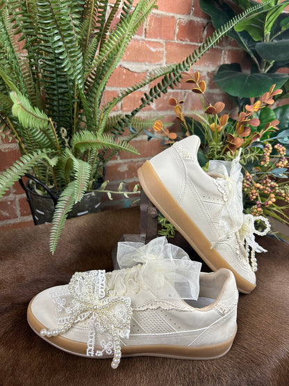 Ivory Elenaor Sneaker