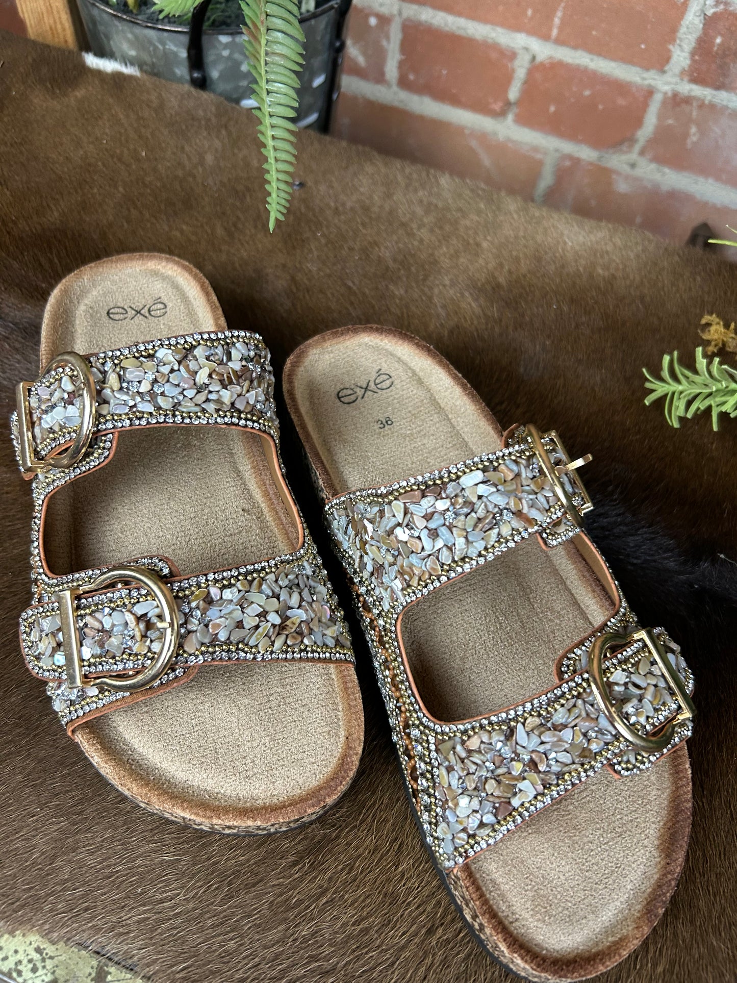 Petra Sandal