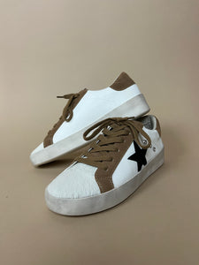 Brady Sneakers