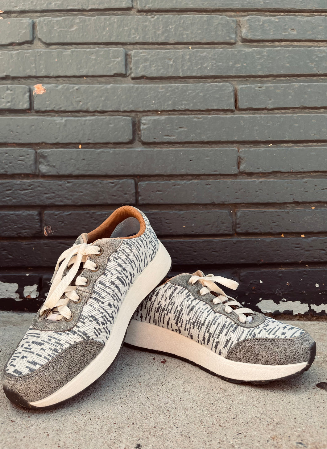 Athleisure Low Top