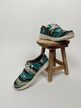 Load image into Gallery viewer, Hilo Sneaker